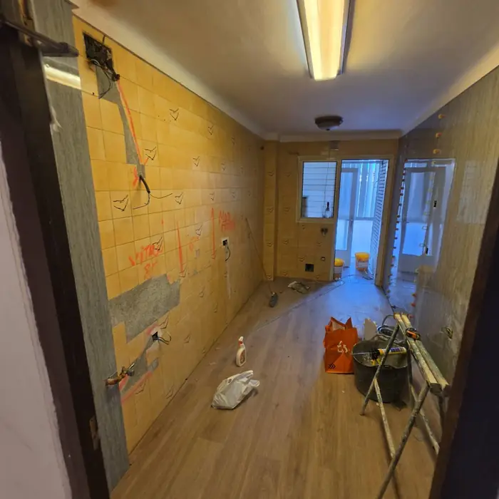 Cocina antes de la reforma, durante la demolición