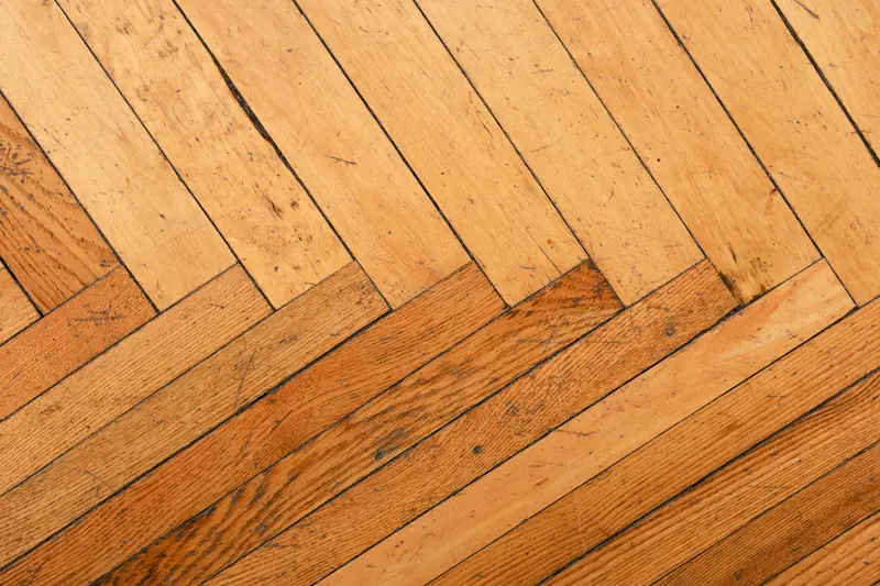Suelo de parquet de madera en espiga